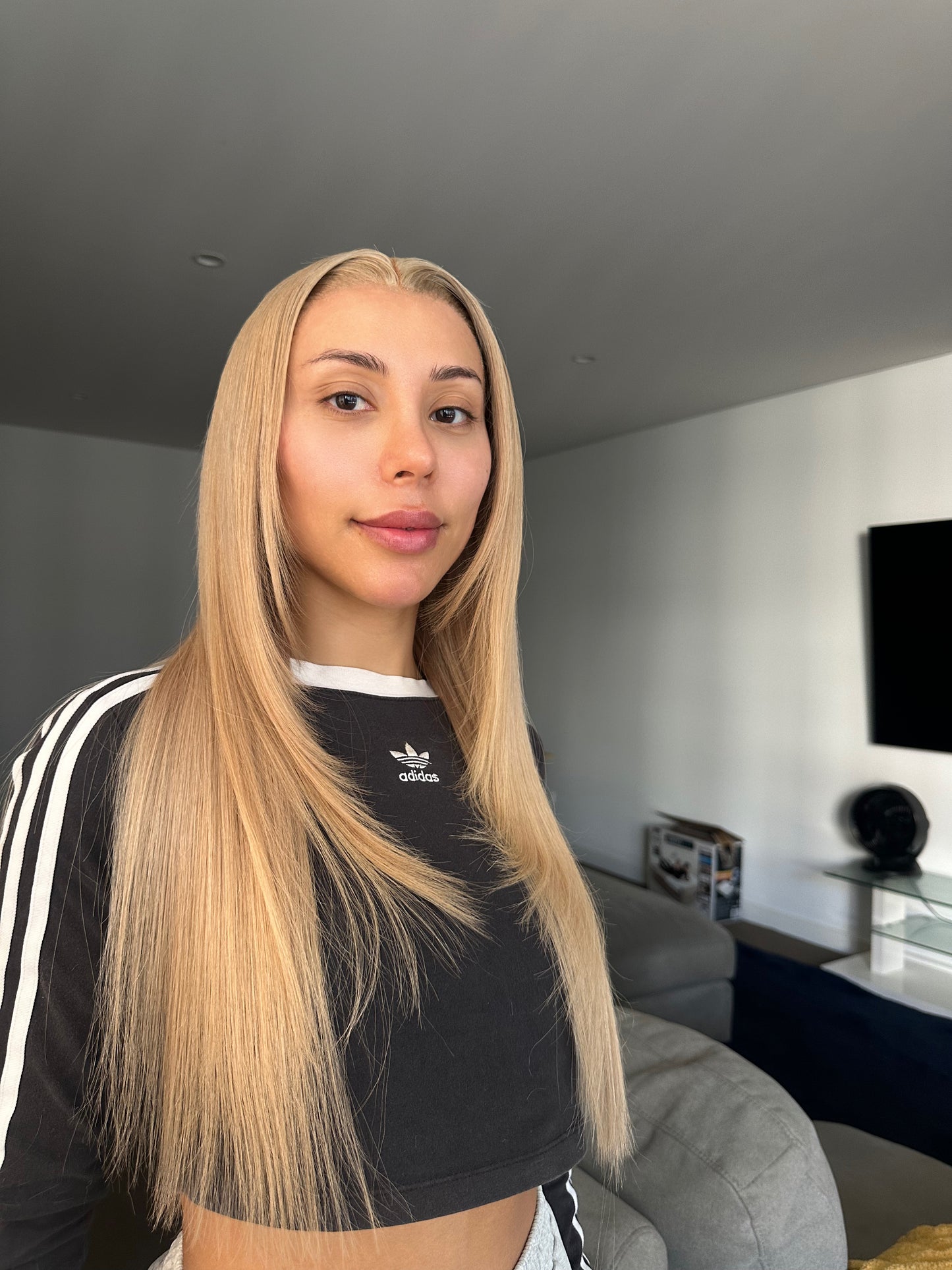 Lola Blonde-Straight